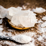 Tawas Efektif Usir Bau Badan